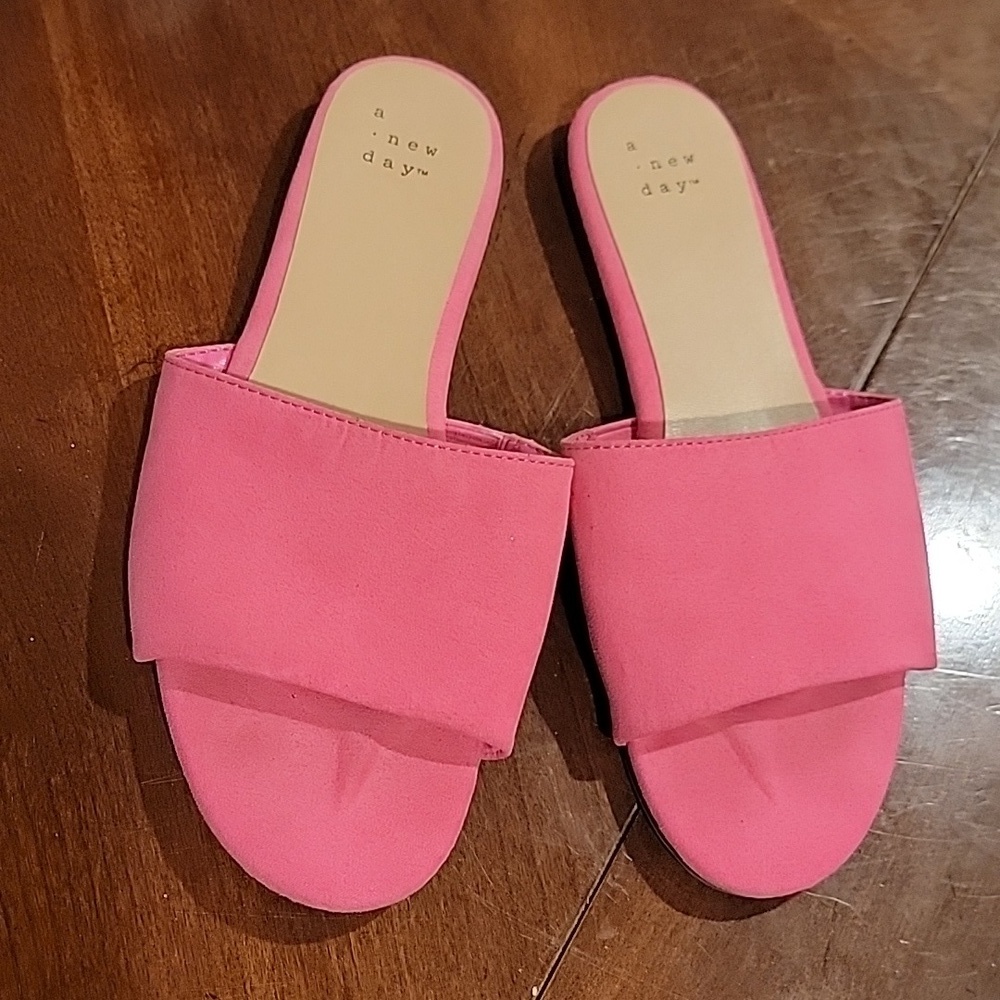 (J4) A new day slide shoes girls 6 1/2